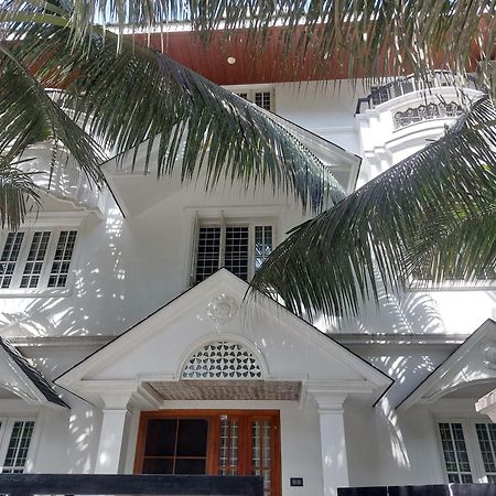 Annies Inn Homestay Kochi Luaran gambar