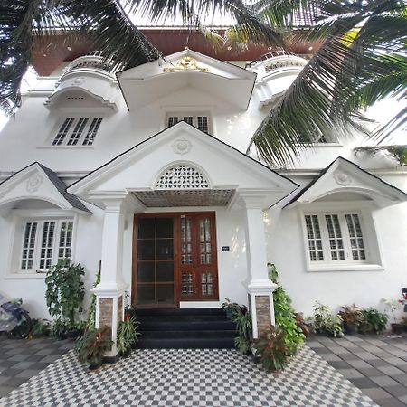 Annies Inn Homestay Kochi Luaran gambar